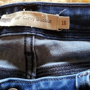 Levis Curvy Womens Jeans 529
